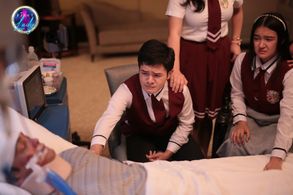 Clarence Delgado and Patricia Coma in First Lady (2022)