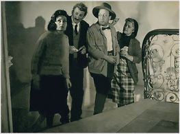 Leman Akçatepe, Belgin Doruk, Salih Tozan, and Ulvi Uraz in Yearning (1961)