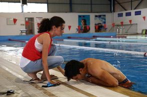 Alperen Duymaz and Ezgi Senler in Crossroads (2016)