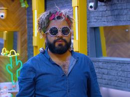 Mauricio Barrientos in LOL: Last One Laughing (2018)