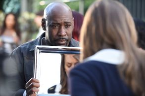 D.B. Woodside and Lauren Lapkus in Lucifer (2016)