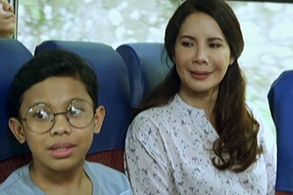 Carmi Martin and Awra Briguela in Wansapanataym (2010)