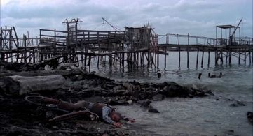 Nino Manfredi in Ugly, Dirty and Bad (1976)