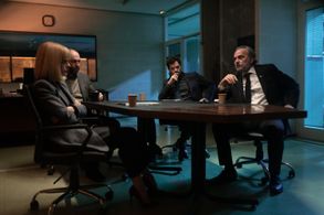 Jose Coronado, Josean Bengoetxea, and Alexandra Jiménez in The Innocent (2021)