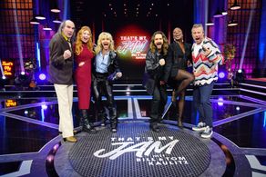 Guildo Horn, Sasha, Bill Kaulitz, Tom Kaulitz, Palina Rojinski, and Nikeata Thompson in That's My Jam mit Bill & Tom Kau