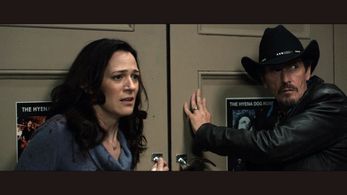 Lisa Houle and Stephen McHattie in Pontypool (2008)