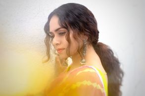 Amruta Khanvilkar in Bus Stop (2017)