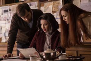 Caitríona Balfe, Richard Rankin, and Sophie Skelton in Outlander (2014)