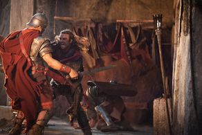 Dustin Clare in Spartacus (2010)