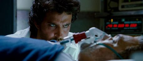 Hrithik Roshan and Rishi Kapoor in Agneepath (2012)