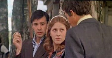 Anna Kamenkova and Oleg Efremov in Molodaya zhena (1979)