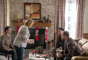 Renée Zellweger, Sean Bridgers, Mac Brandt, and Jesse Scott Egan in The Thing About Pam (2022)