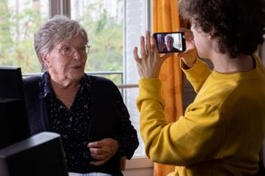 Line Renaud and Romann Berrux in Huguette (2019)