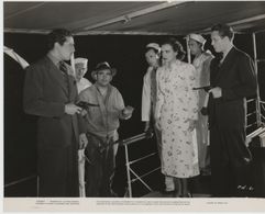 Pat O'Brien, Cesar Romero, Margaret Lindsay, Dick Purcell, and George Riley in Public Enemy's Wife (1936)