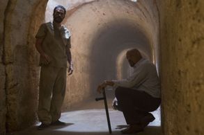 Laurence Fishburne - Juan Pablo Raba