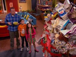 Chris Tallman, Diego Velazquez, and Addison Riecke in The Thundermans (2013)