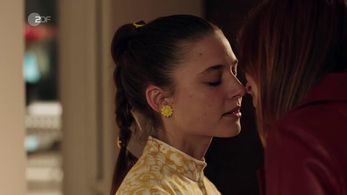 70s Series Zarah- Wild Years Svenja Jung as one of the leading roles Jenny Olsen