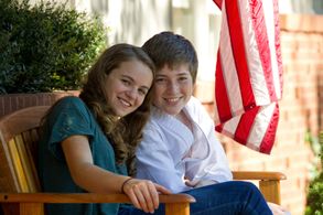 Jackson Pace and Morgan Saylor in Homeland (2011)