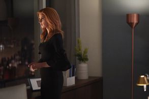 Sarah Rafferty in Suits (2011)