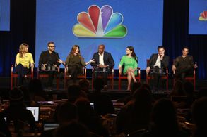 Eden Gaha, Alison Sweeney, David Broome, Bob Harper, Jillian Michaels, and Dolvett Quince at an event for The Biggest Lo