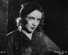 Betty Amann in Tugboat M 17 (1933)