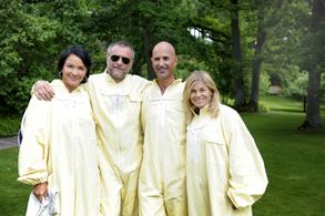 Micael Bindefeld, Sofia Wistam, Michael Nyqvist, and Pernilla Wahlgren in Fest hos Bindefeld (2015)