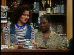 Jetty Mathurin and Anousha Nzumé in Vrouwenvleugel (1993)