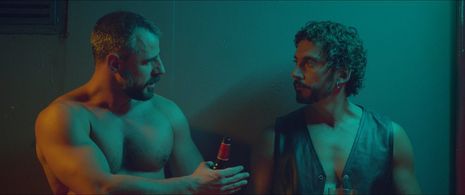 Paco León and Sergio Torrico in Kiki, Love to Love (2016)
