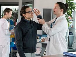 Johannes Klaußner, Jacob F. Schmiedel, and Tilman Pörzgen in In aller Freundschaft - Die jungen Ärzte: Wenn es darauf an