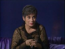 Louise Latraverse in Avec un grand A (1986)