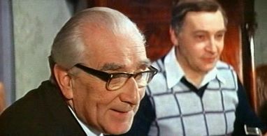 Vyacheslav Tikhonov and Nikolay Volkov in ...I drugie ofitsialnye litsa (1976)