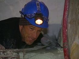 Mike Rowe in Dirty Jobs (2005)