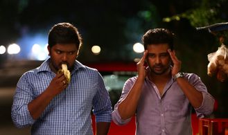 Dinesh and Bala Saravanan in Oru Naal Koothu (2016)