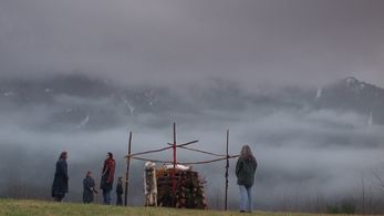 Jimmy Herman and Renae Morriseau in The X-Files (1993)