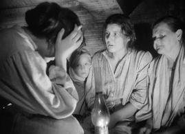 Akilina Kolesova and Valentina Vladimirova in Voskreseniye (1960)