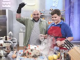 Duff Goldman and Aidan Berry in Kids Baking Championship (2015)