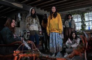 Sophie Nelisse, Courtney Eaton, Alexa Barajas, Nuha Jes Izman and Mya Lowe in Yellowjackets