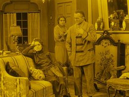 Paul Bildt, Lulu Kyser-Korff, and Olga Tschechowa in The Haunted Castle (1921)