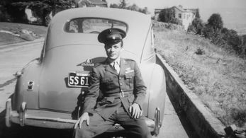 Scotty Bowers in Scotty and the Secret History of Hollywood (2017)