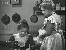 Jana Bousková and Vera Bublíková in Já se vrátím (1977)