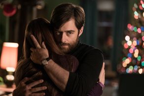 Richard Rankin and Sophie Skelton in Outlander (2014)