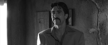 Larry Holden in Memento (2000)