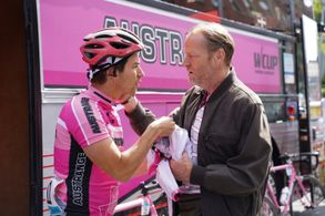 Iain Glen and Matteo Simoni in The Racer (2020)