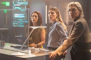 Nanrisa Lee, Mason Alexander Park, and Caitlin Bassett in Quantum Leap (2022)