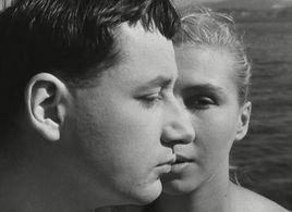 Silvia Monfort and Philippe Noiret in La Pointe Courte (1955)