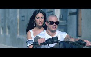 Estrella Nouri & Casper Smart - Set