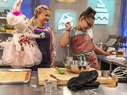 Darci Lynne Farmer and Issi Neufeld in Kids Baking Championship (2015)