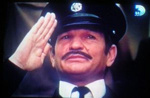 Shaike Ophir in The Policeman (1971)