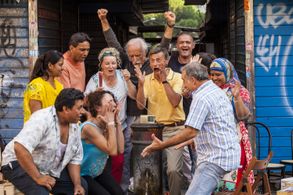 Emanuel Bevilacqua, Lorenzo Gioielli, Nicola Pistoia, Cristina Pellegrino, and Alla Krasovitzkaya in The Market (2014)
