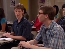 Alec Medlock and Scott Halberstadt in Drake & Josh (2004)